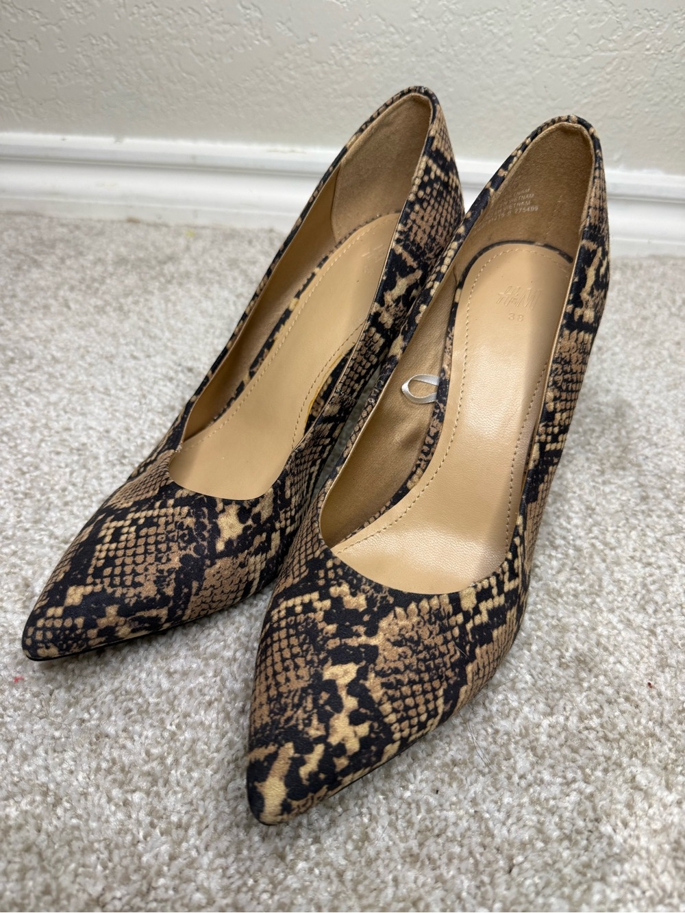 H&M Snake-Print Pointed Pumps in Tan and Black